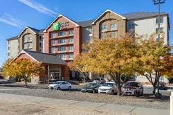 Holiday Inn Express and Suites Albuquerque Midtown