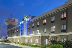 Holiday Inn Express Kansas City-at the Legends