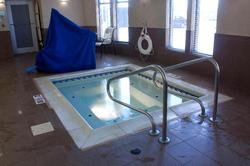 Holiday Inn Express and Suites Youngstown West Aus