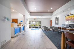 Holiday Inn Express and Suites Bedford