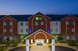 Holiday Inn Express and Suites Bedford
