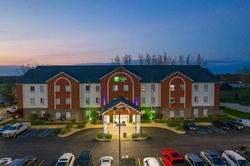 Holiday Inn Express and Suites Bedford