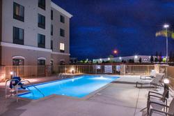 Holiday Inn Express and Suites Bakersfield Airport