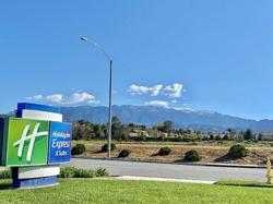 Holiday Inn Express and Suites Beaumont Oak Valley