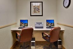 Holiday Inn Express and Suites Beaumont Oak Valley