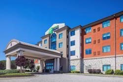 Holiday Inn Express and Suites Kansas City Airport