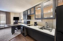 Sonesta Simply Suites Charlotte University