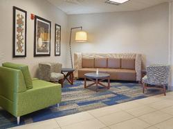 Holiday Inn Express and Suites Akron Regional Airp