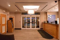 Holiday Inn Express and Suites Watertown Thousand