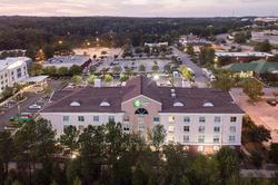 Holiday Inn Express and Suites Columbia I 26 at Ha