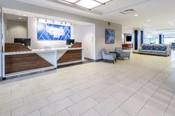 Holiday Inn Express and Suites Columbus At Northla