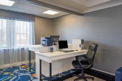 Holiday Inn Express and Suites Easton
