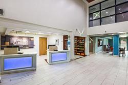 Holiday Inn Express and Suites Columbus