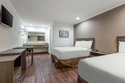 Baymont by Wyndham Bakersfield