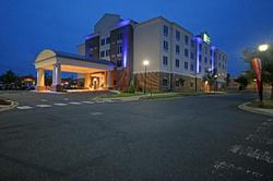 Holiday Inn Express and Suites Charlotte North
