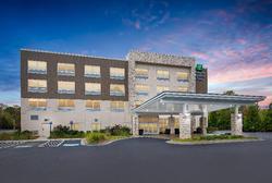 Holiday Inn Express and Suites Carrollton West