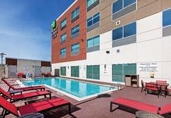 Holiday Inn Express & Suites Brenham South