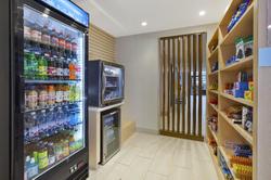 Holiday Inn Express & Suites Grand Rapids-Airport