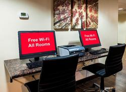 Red Roof PLUS+ & Suites Malone