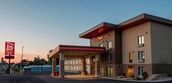 Red Roof PLUS+ & Suites Malone