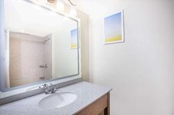 Days Inn & Suites By Wyndham Kearney