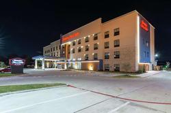 Hampton Inn & Suites Dallas Eas