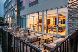 Holiday Inn Express & Suites Denton South
