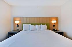Country Inn & Suites by Radisson Bloomington-Norma