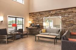 Country Inn & Suites by Radisson, Buffalo, MN