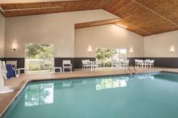 Country Inn & Suites by Radisson, Buffalo, MN