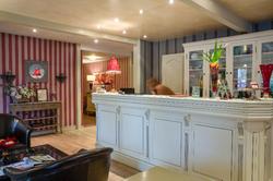 Hotel The Originals Bruay la Buissiere Le Cottage