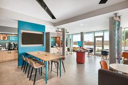 avid Hotel Tulsa South - Medical District