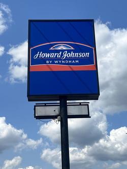 Howard Johnson by Wyndham Clarksville Tennessee