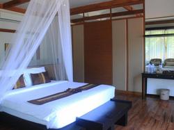Phi Phi Long Beach Resort & Villa