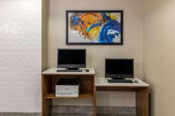 La Quinta Inn Suites By Wyndham Bridgeport