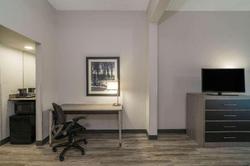 La Quinta Inn Suites By Wyndham Clarksville