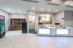 Holiday Inn Express & Suites Columbus -Worthington