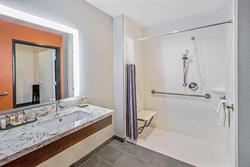 La Quinta Inn Suites By Wyndham Waco Baylor Downto