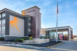 La Quinta Inn Suites By Wyndham Clifton Rutherford