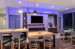 La Quinta Inn Suites Greensboro Arpt High Point