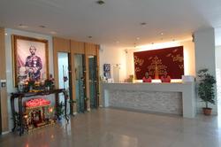 The Royal Bee Apart Hotel