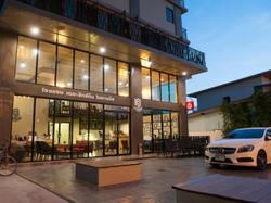 The Sixteenth Naiyang Beach Hotel