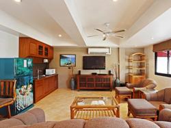 Summer Breeze Hotel