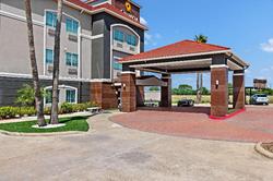 La Quinta Inn Suites By Wyndham Raymondville