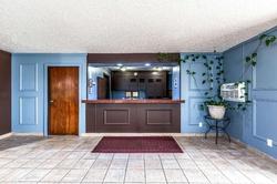 Econo Lodge Inn Suites