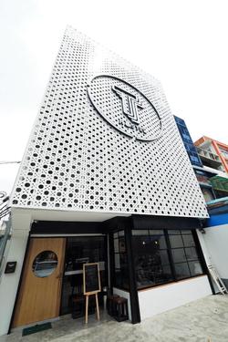 T Hostel Victory Monument