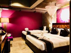 Thapae Loft Hotel