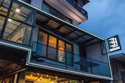 33 Poshtel by ZUZU