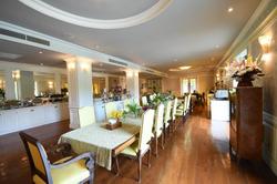 At Pingnakorn Riverside Hotel