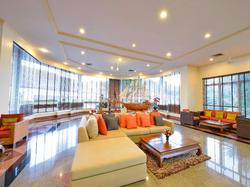 Sir James Resort